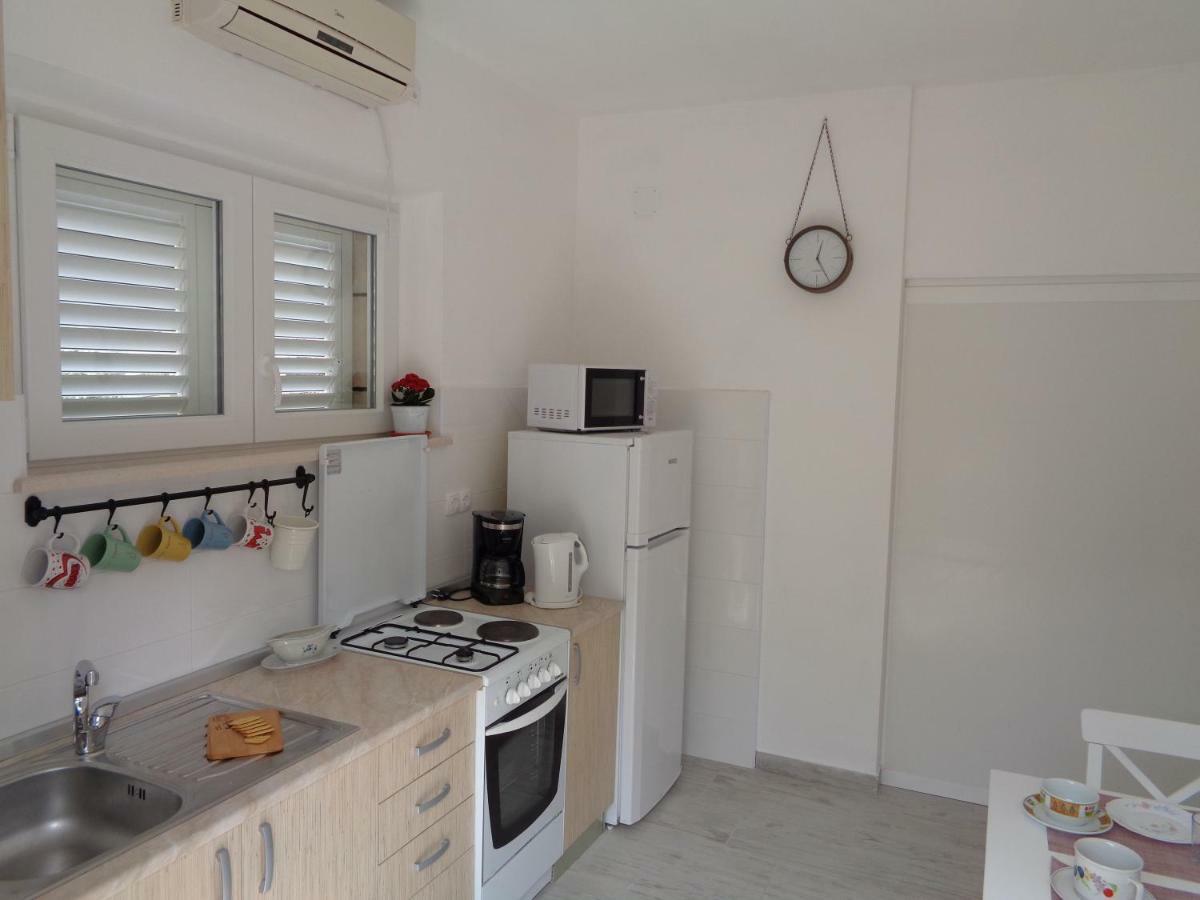 Apartments Lumbardina Lumbarda Bilik gambar